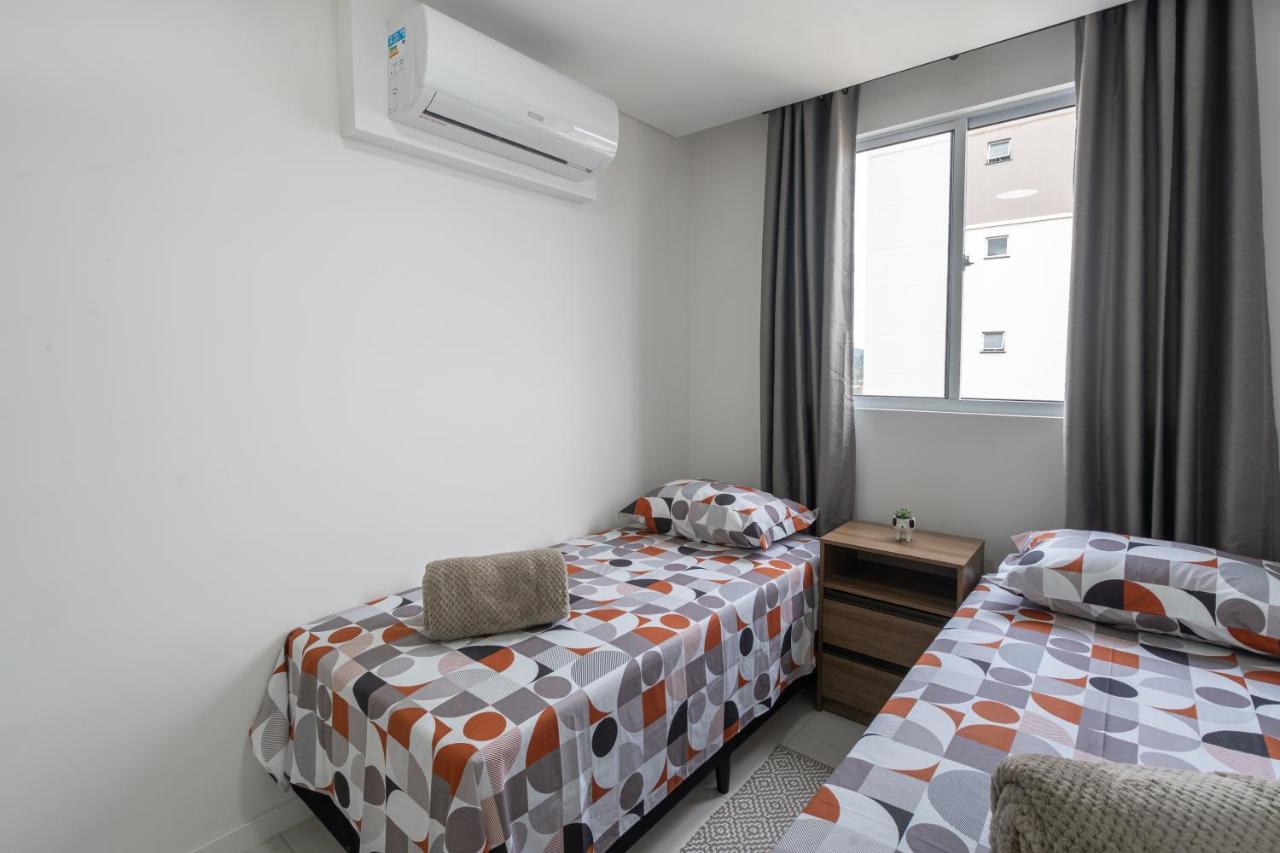 Apartamento Com Vista Mar, Ar-Condicionado, Wi-Fi Condominio Com Piscina, Quadra De Esportes Playground Infantil A 15 Minutos Do Beto Carreiro Piçarras المظهر الخارجي الصورة